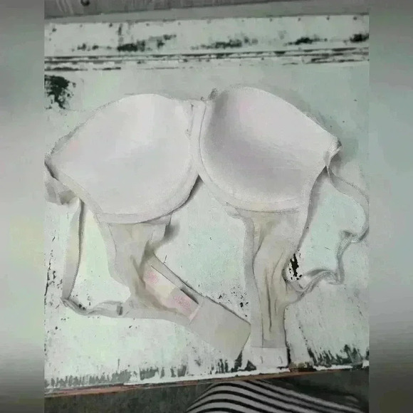 PINK/ Victoria Secret Bra bundle of 3. All size 34D. - Picture 6 of 9